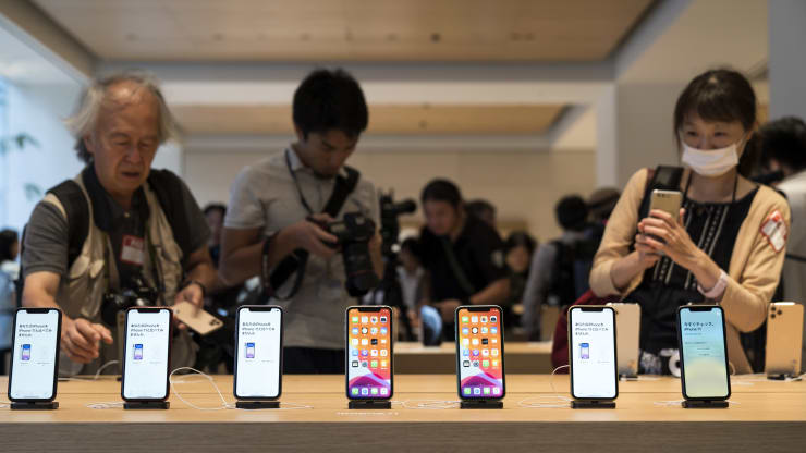 People aren’t as interested in the iPhone 11 because they’re waiting for a 5G model, Piper Jaffray survey says